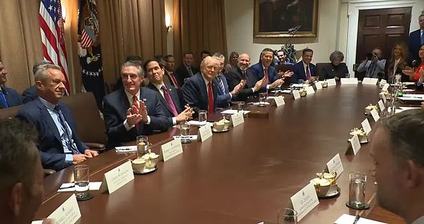 特朗普新政府首次內閣會議馬斯克列席 內容涉及 圖片